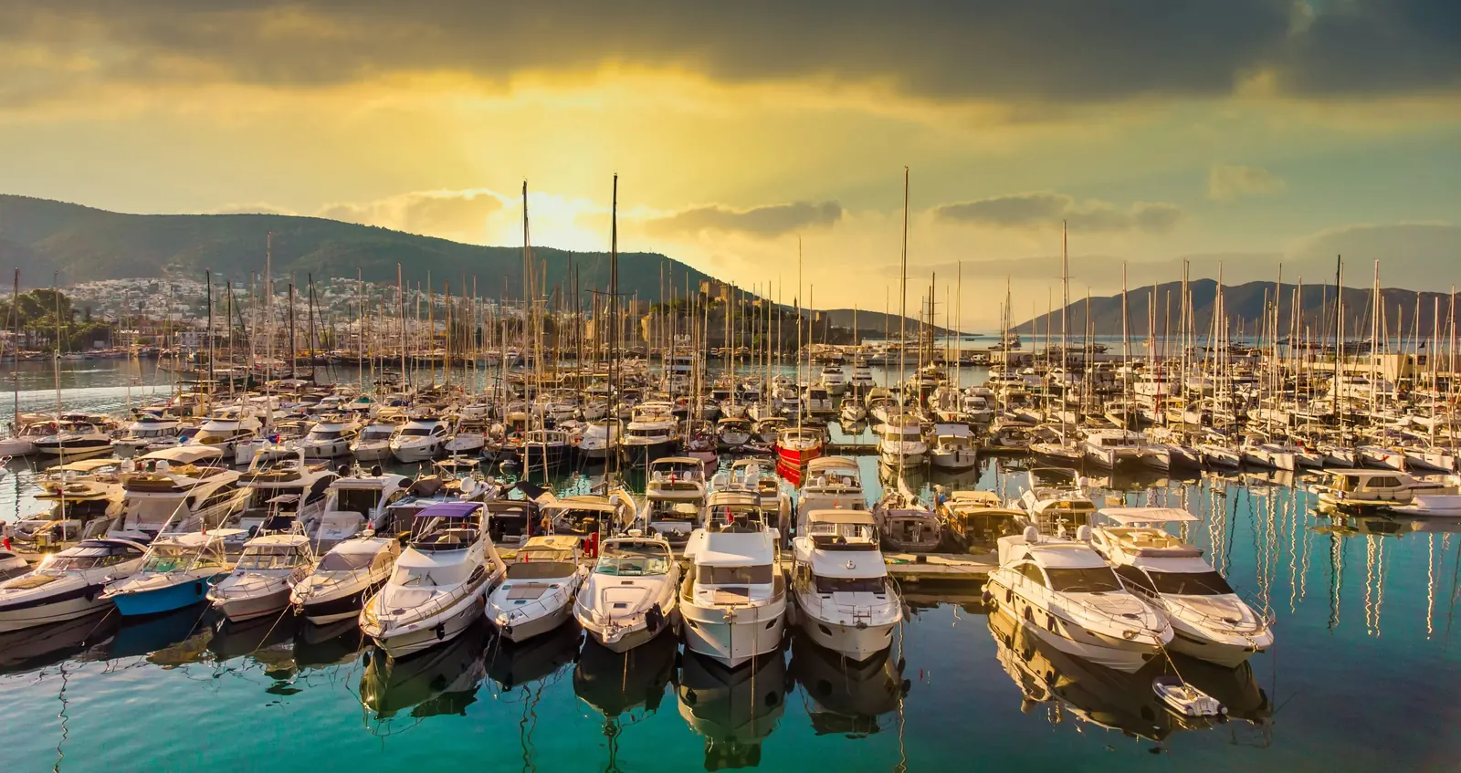 Bodrum Marina: Lüks, Eğlence ve Akdeniz'in Kalbinde Bir Yaşam